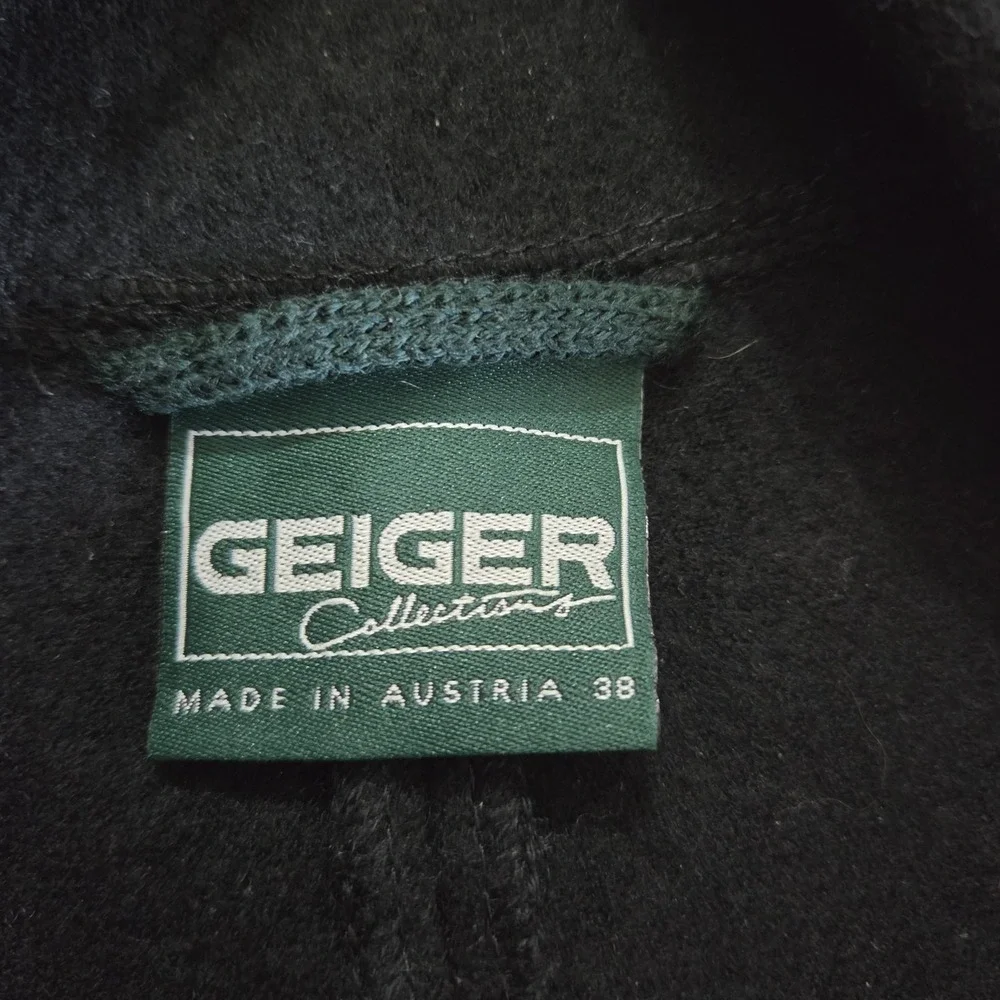 Geiger Blazer Women's Size 38 Black Wool Gothic Gold Hardware Vintage
